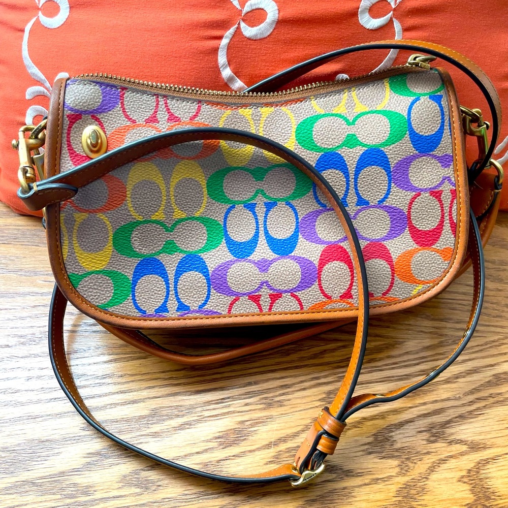 COACH Signature Rainbow Crossbody/CA 100
